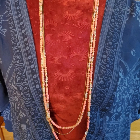 3 Pink Pairs Fashion Earrings & 1 Pink Beaded Necklace - Picture 7 of 7